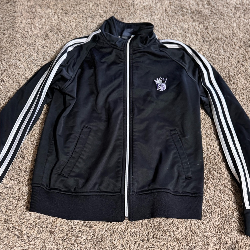 Sacramento kings zip up